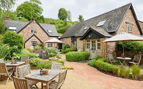 Tudor Farmhouse Clearwell 3*